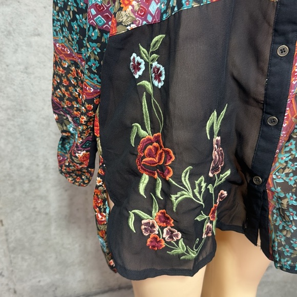 Avanti Blue and Red embroidery Oversized Button Down Shirt - Picture 3 of 8